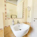 Forest Pool & Private Garden In Manerba Del Garda Polpenazze del Garda