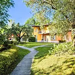 Apartamento Forest Pool & Private Garden In Manerba Del Garda *